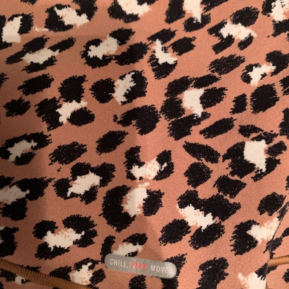 Aerie criss cross leggings (tik tok famous) - Picture 3 of 3